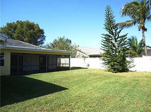 5th image of 1020 NW 93rd Ave