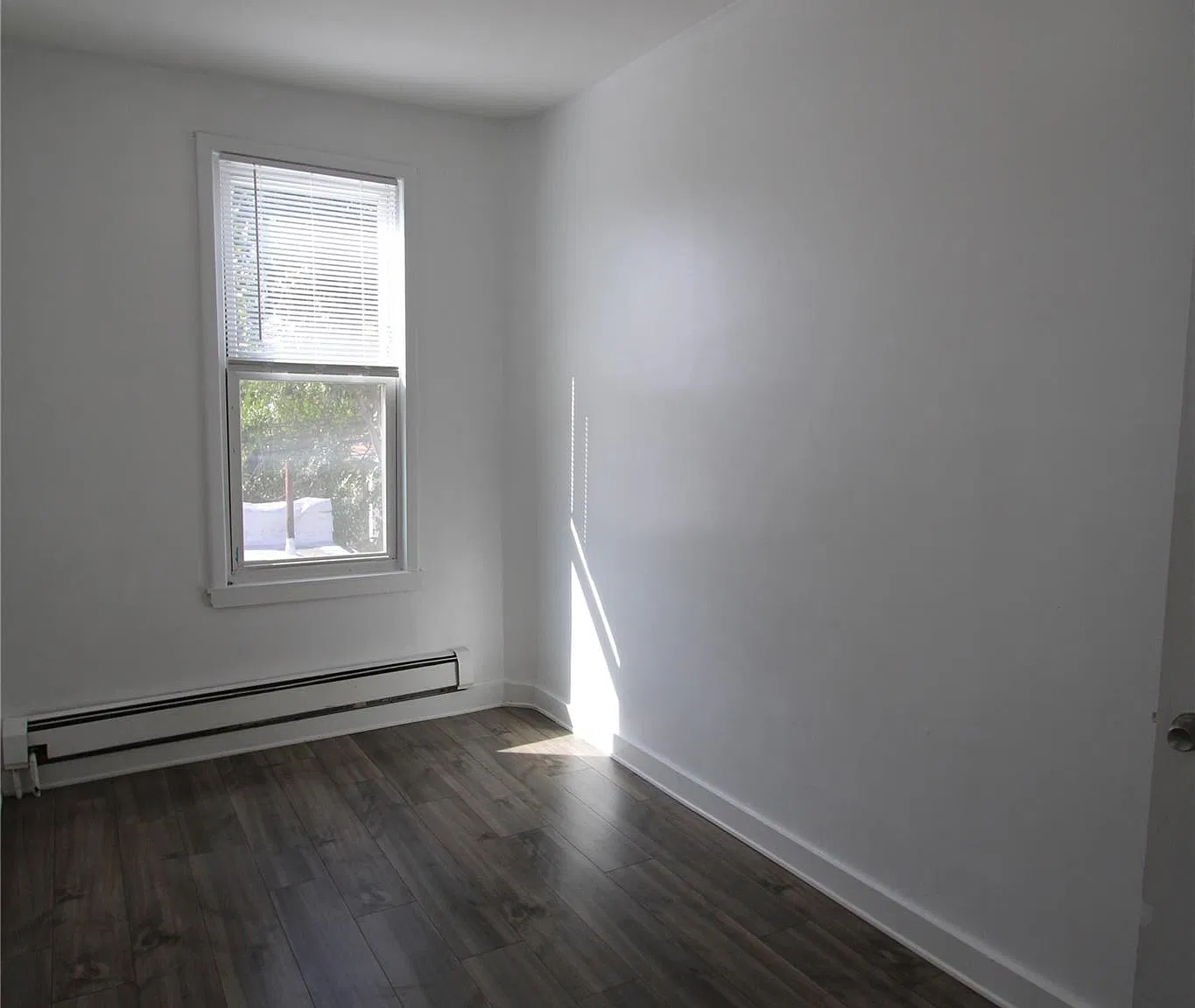 2 bed, 1.0 bath, 470 sqft, $2,400 — Photo 2