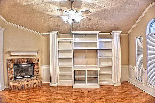 3 bed, 1557 sqft, $2,100 — Photo 2