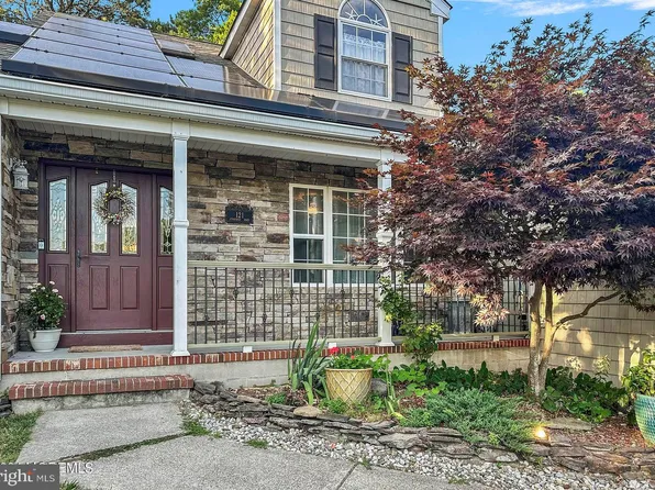 121 Stowaway Rd, Manahawkin, NJ 08050