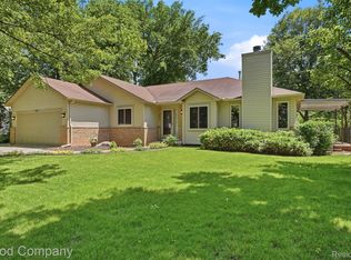 21466 Ruth St, Farmington Hills, MI 48336