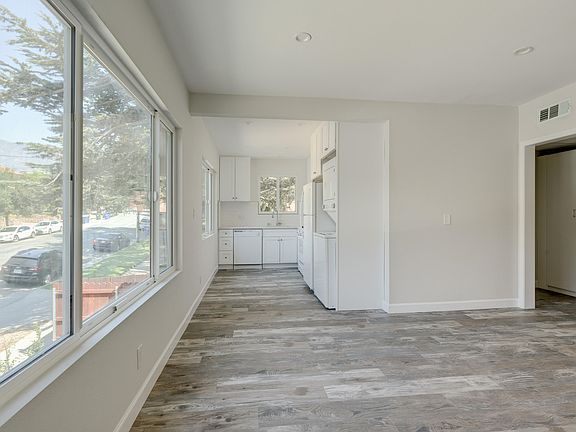 4th image of 2113 Glenada Ave