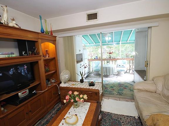 3rd image of 1329 Drew St APT 8