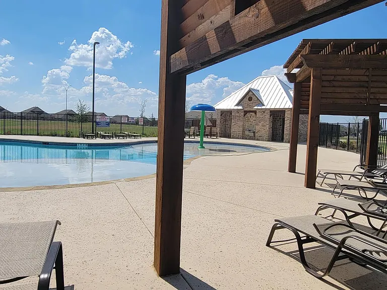 9901 Diamondhead Dr — Photo 38