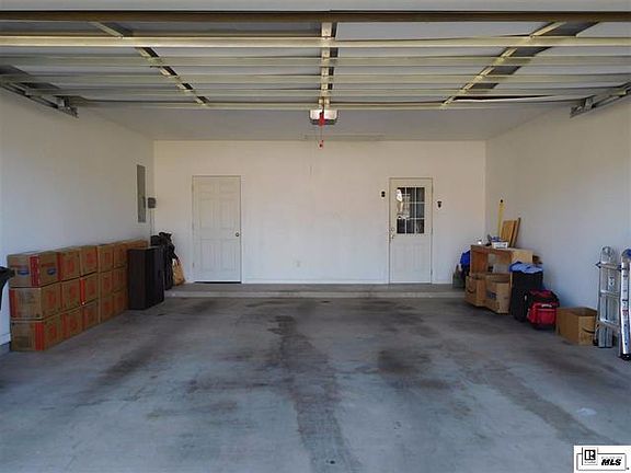 4th image of 211 Nottaway Dr