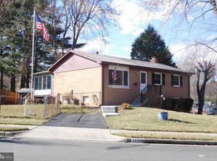 13700 Kenslow Ct, Woodbridge, VA 22193