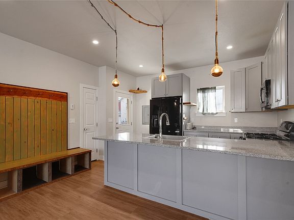 2nd image of 52 LANTERN Alley UNIT 52