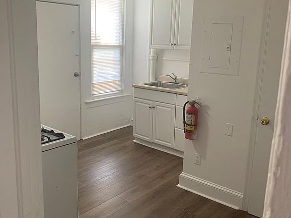 5th image of 52 E Stratford Ave APT I