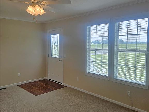 5th image of 563 Daniels Rd