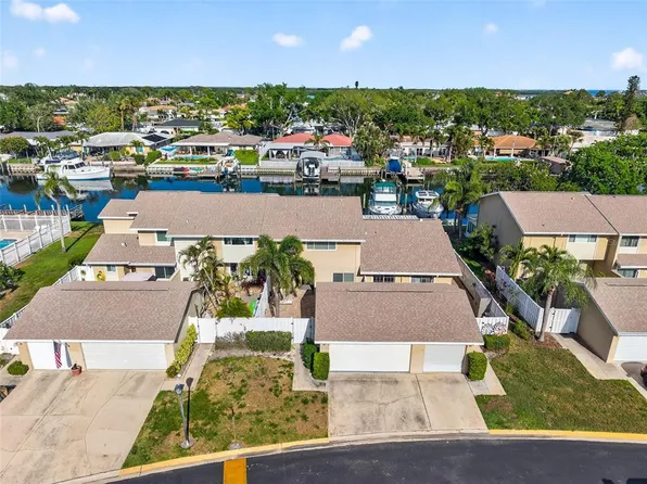 6747 Cape Hatteras Way NE APT 3, Saint Petersburg, FL 33702