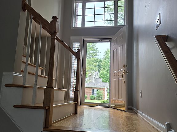 3rd image of 7504 Riverside Ct