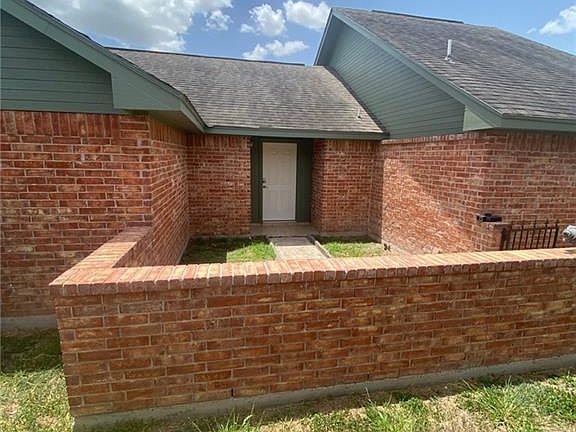 3rd image of 2204 Norma Ln