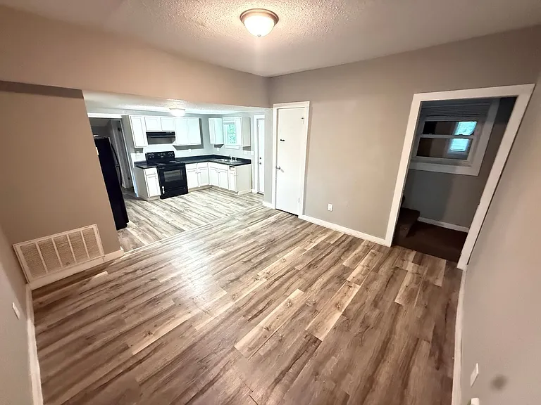 2137 N Delaware Ave — Photo 12