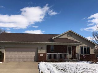 N8944 Lilac Rd, MENASHA, WI 54952