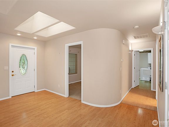 4th image of 1711 Redwood Place SE