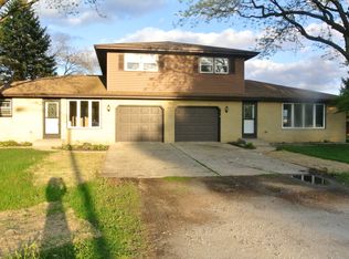 808 Roberts Rd APT B, Sandwich, IL 60548