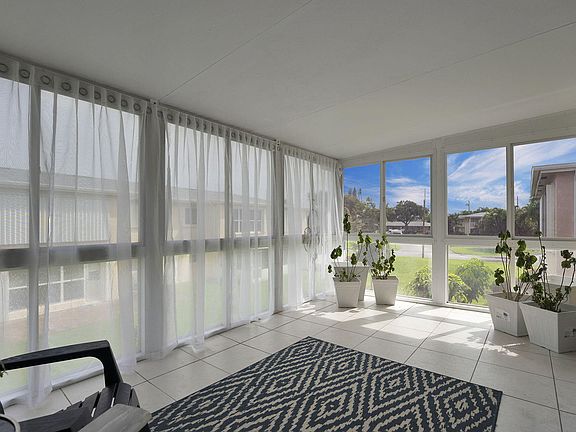 5th image of 1730 NW 18th Avenue #202