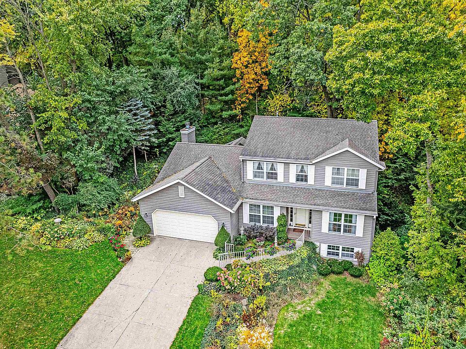 1st image of 6108 Rivercrest Dr