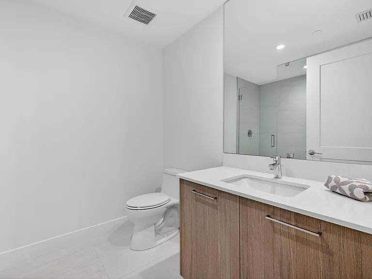 153 N Seabreeze Blvd #901 — Photo 37