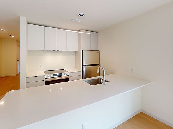 4th image of 3130 Bryant Ave S #203