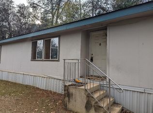 17799 Irish Rd, Redding, CA 96003