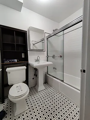 Rented by Lafayette Management LLC | media 7