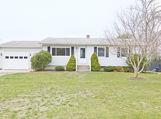 122 Garnet St, Springfield, MA 01129