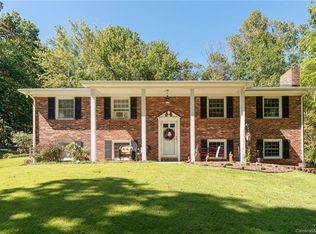 188 Barberry Heights Dr, Brevard, NC 28712