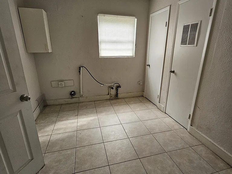 2614 Orange Ave — Photo 7