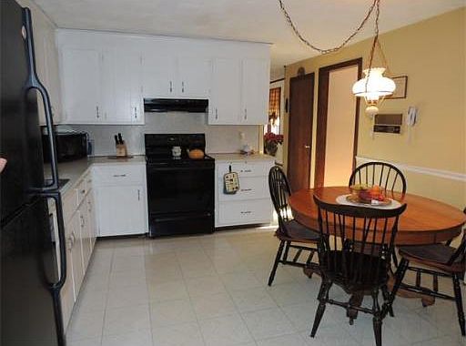 4th image of 26 Edgewater Dr