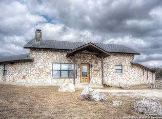 201 Mountain Valley Dr, Concan, TX 78838