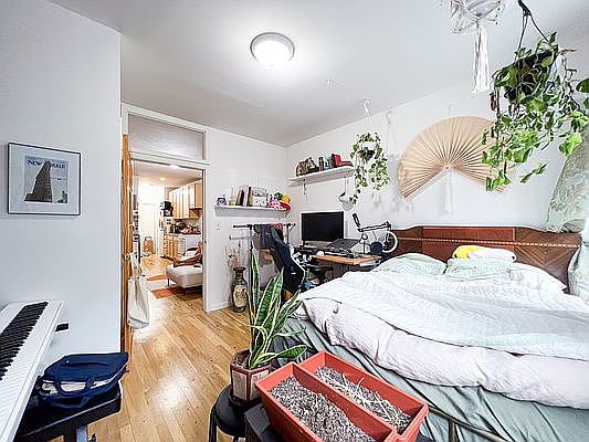 3rd image of 338 E 5th St #6