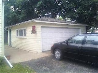 2nd image of 843 Wheeler St