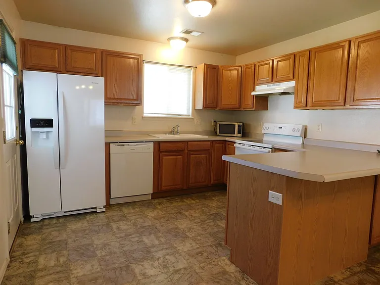 2986 1/2 Redbud Ct — Photo 6