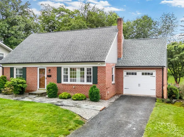 310 E Charlotte St, Millersville, PA 17551