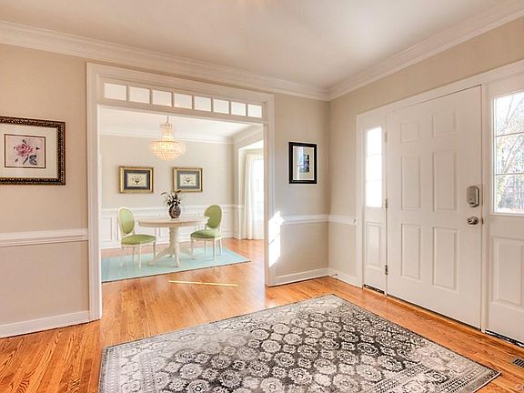 3rd image of 5521 Summer Creek Way