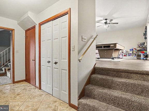 5th image of 1565 Oldmountain Rd