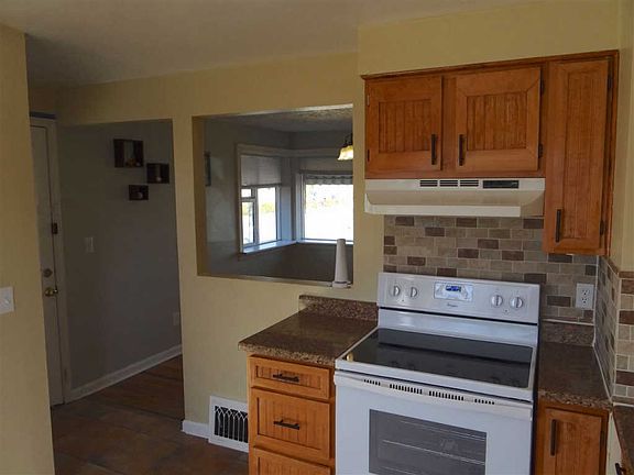 5th image of 2529 W Crown Ave