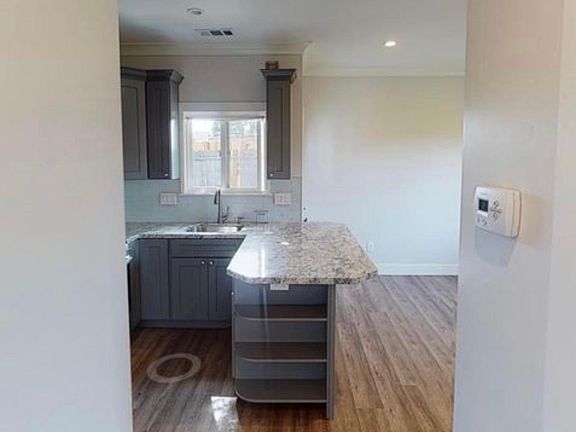 2nd image of 15427 Stratford Ave