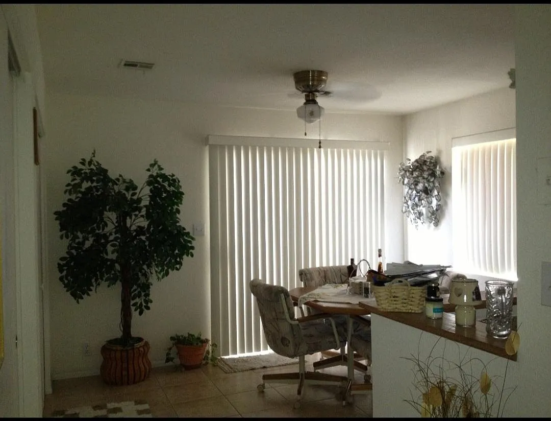 Building Photo - 420 W Yukon Dr #0