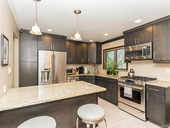 3rd image of 2772 Riverside Avenue