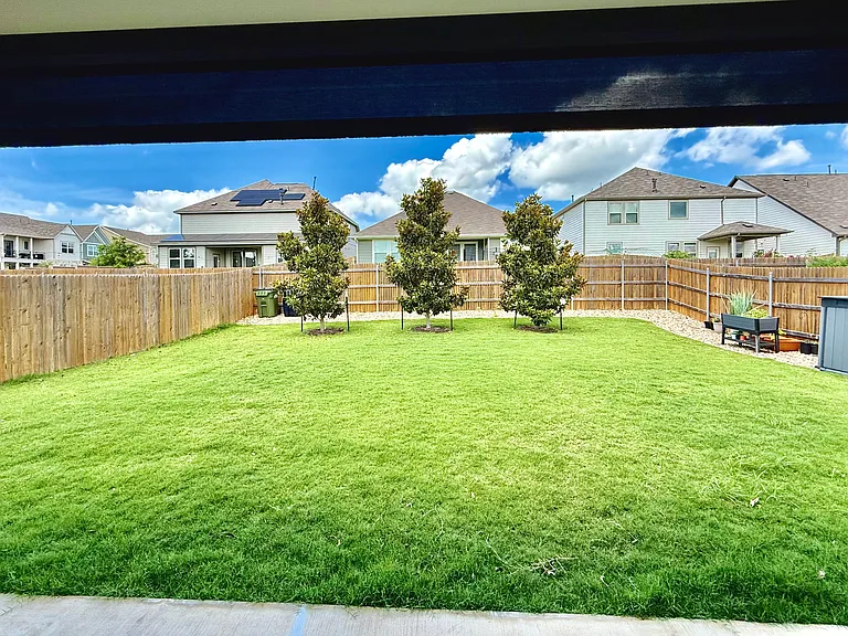 2609 Danbury Ln — Photo 19