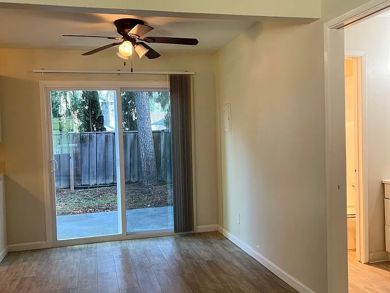 178 Echo Ave — Photo 2