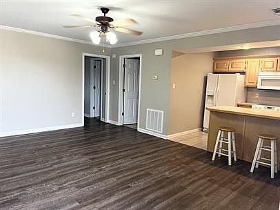 5th image of 329 Steele Ave Unit 2