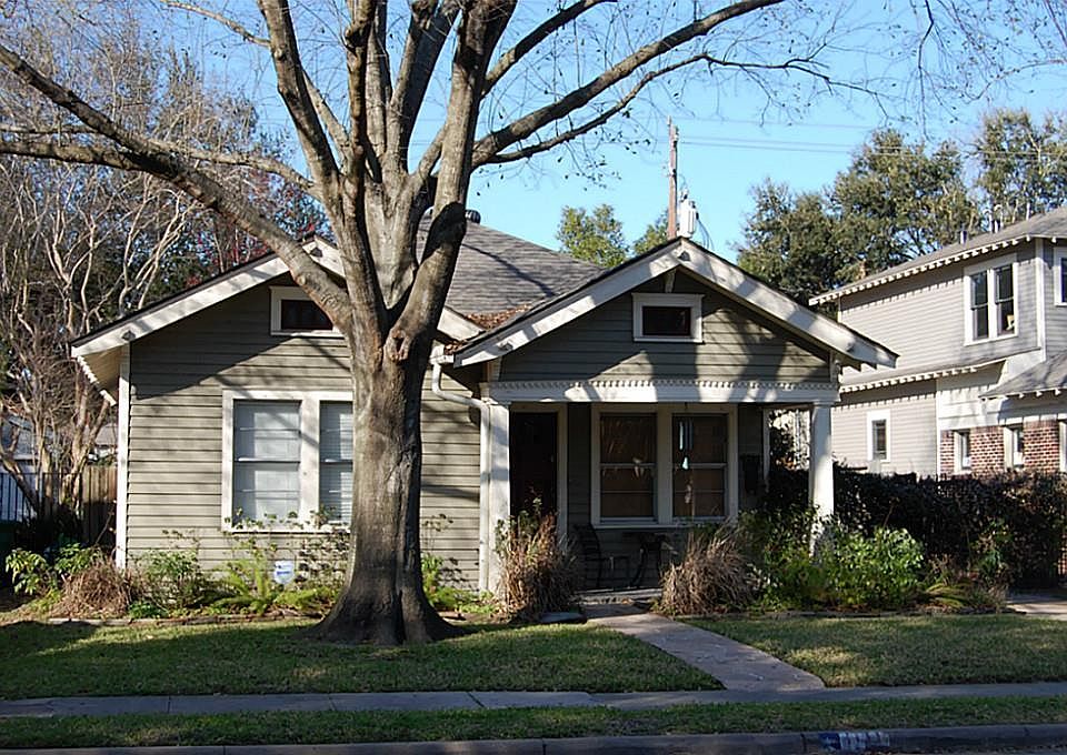 Quiet Bungalow on Cottage street. Has new landscaping and sprinkler system