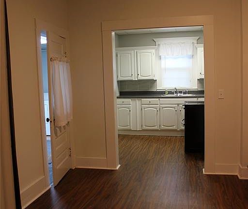 5th image of 215 S Cuivre St