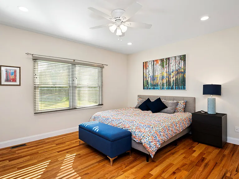 380 Homestead Way — Photo 15