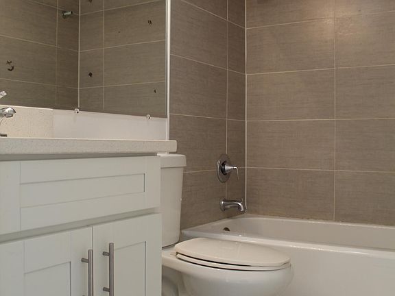 4th image of 1616 Brockton Ave APT 201
