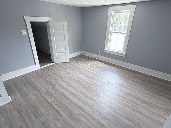 3rd image of 2301 East Ave