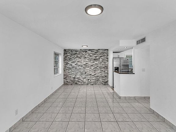 4th image of 5375 SW 40th Ave APT 105